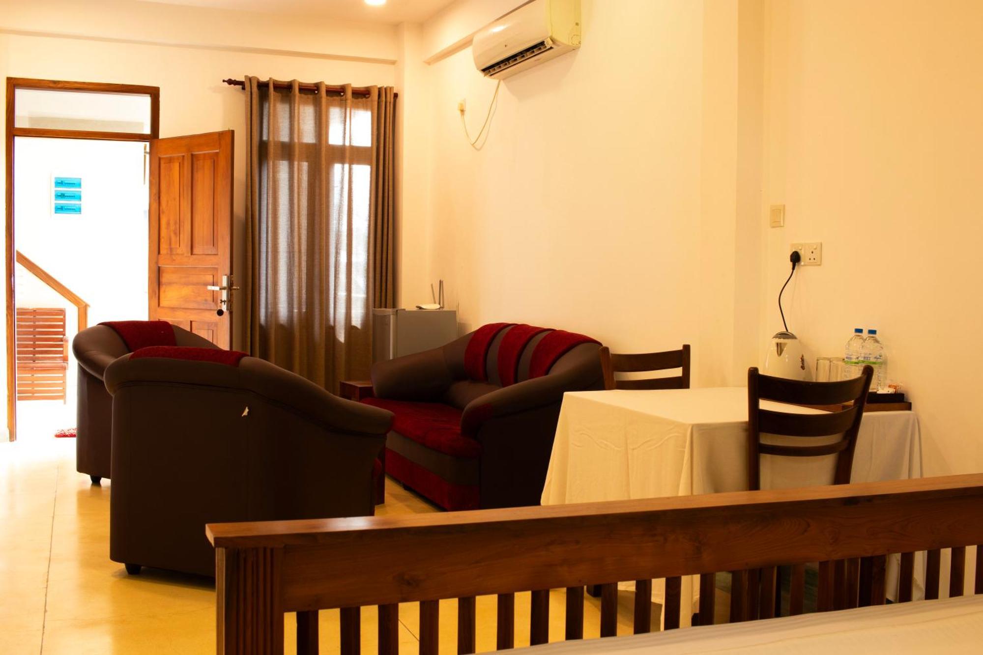 Hotel Coconut Bar Sea Lodge เบอร์อูวาลา ภายนอก รูปภาพ