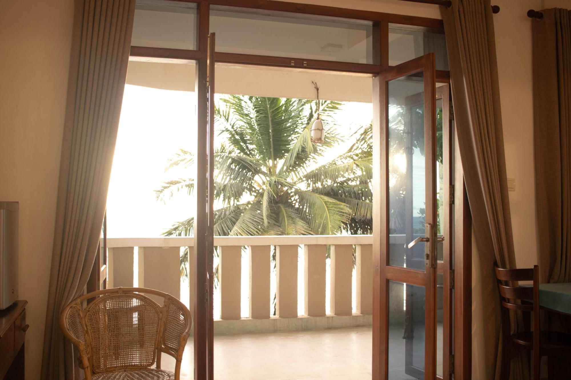 Hotel Coconut Bar Sea Lodge เบอร์อูวาลา ภายนอก รูปภาพ