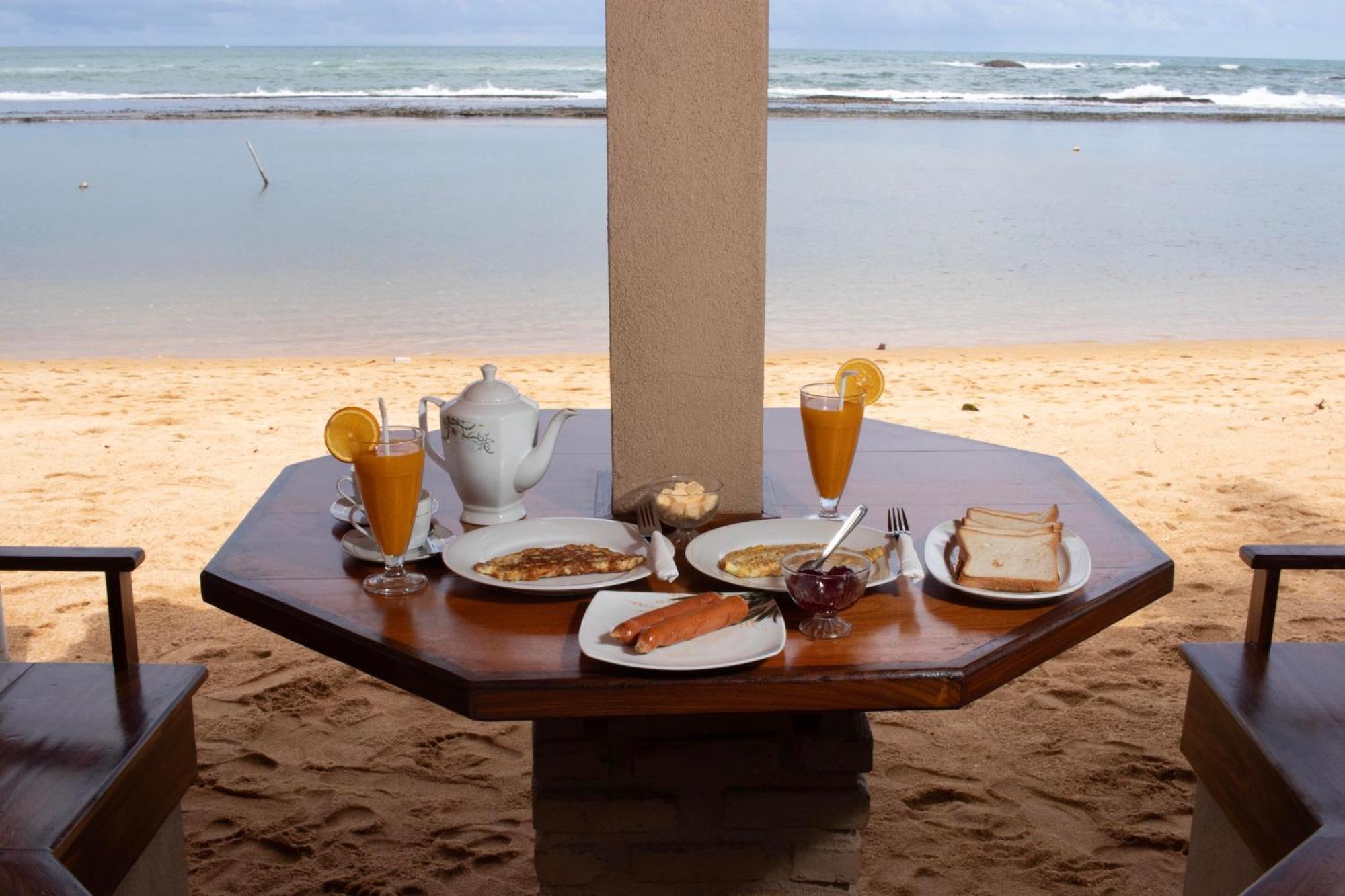 Hotel Coconut Bar Sea Lodge เบอร์อูวาลา ภายนอก รูปภาพ