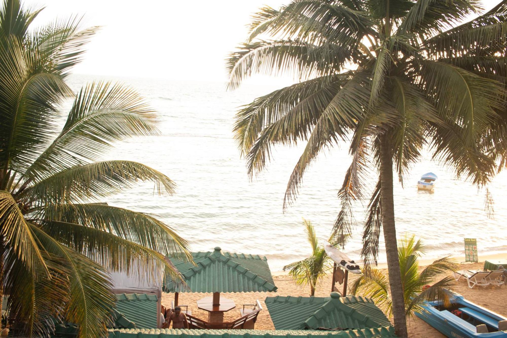 Hotel Coconut Bar Sea Lodge เบอร์อูวาลา ภายนอก รูปภาพ